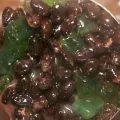 Chè đậu đen nấu hạt lựu