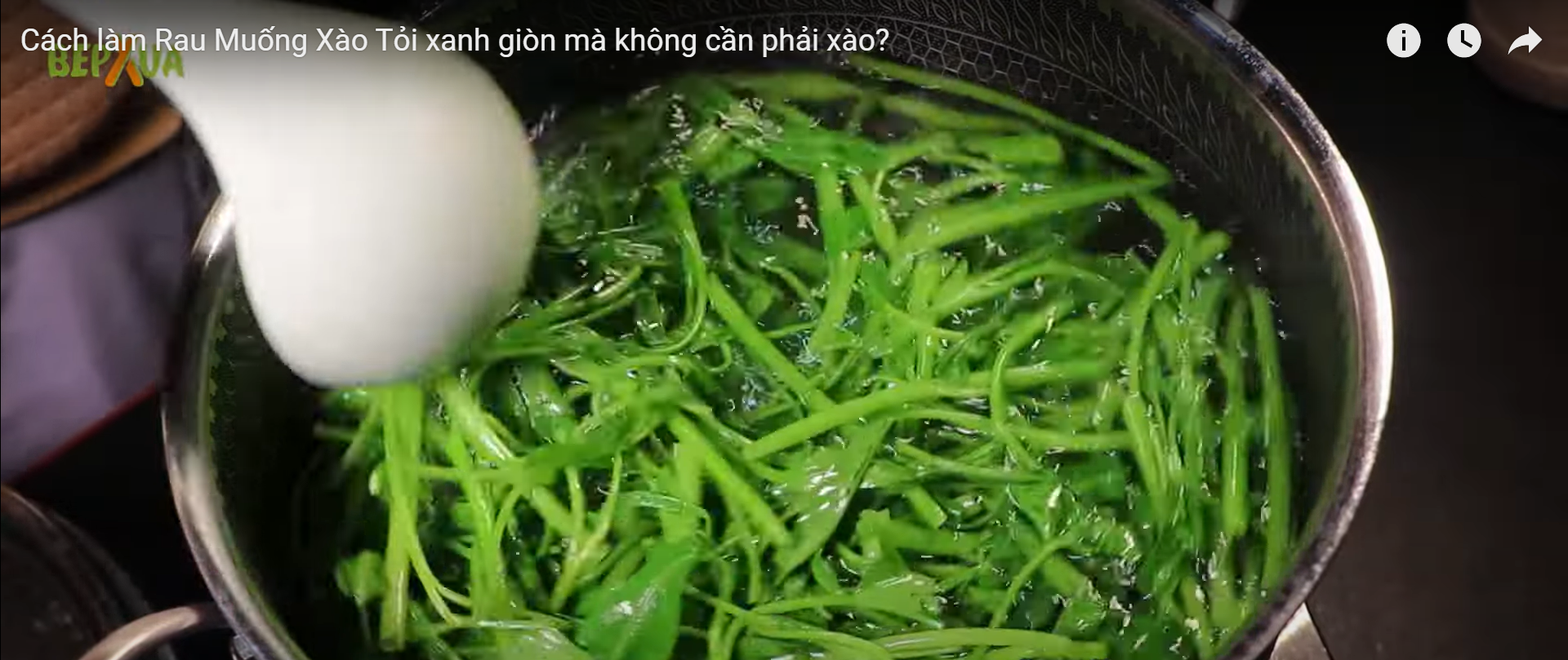 Không cần xào rau nhưng vẫn ra được món rau muống xào tỏi? Bí quyết ở ...